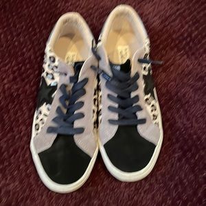 Fun vintage Havana sneakers